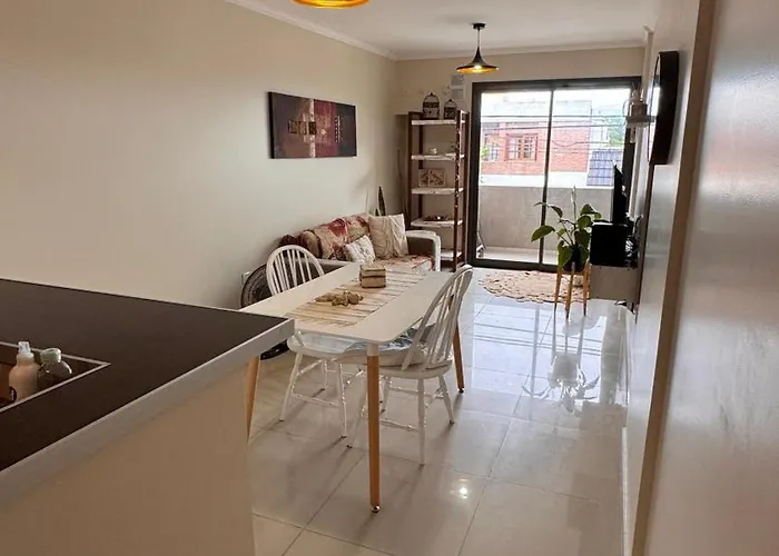 Departamento Centrico Con Balcon A La Calle